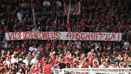 Unter den Fans gibt es großen Widerstand gegen den Videobeweis.