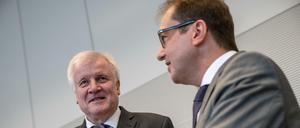 CSU-Granden im Wahlkampfmodus: Horst Seehofer und Alexander Dobrindt setzen lieber auf Populismus statt politische Lösungen.