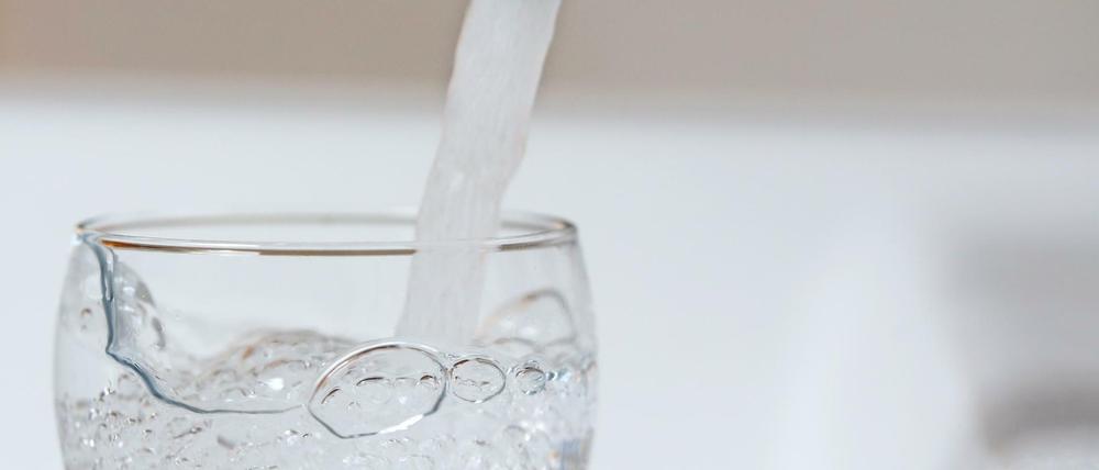 Trinkwasser aus der heimischen Wasserleitung.