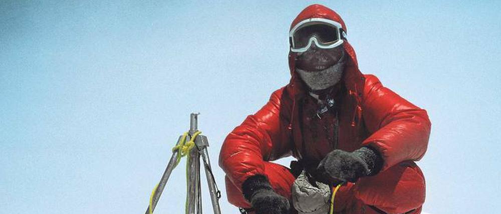 Das Foto von Reinhold Messner entstand 1978 auf dem Gipfel des Mount Everest.