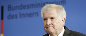 Horst Seehofer muss seinen Gesetzentwurf auch gegen Kritik aus den eigenen Reihen verteidigen.