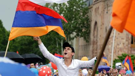 Jubel in Eriwan nach der Wahl Paschinjans zum armenischen Regierungschef.