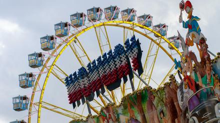 Riesenrad auf einer Kirmes.
