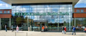 Der Eingangsbereich der Helios-Klinik in Buch.