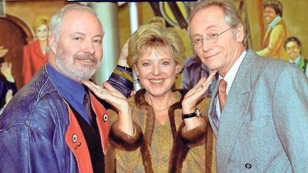Schwere Zeiten. Erst starb Erich Schiller (Bill Mockridge, l.), der Mann von Helga Beimer (Marie-Luise Marjan), nun geht auch ihr Exmann Hans (Joachim H. Luger).