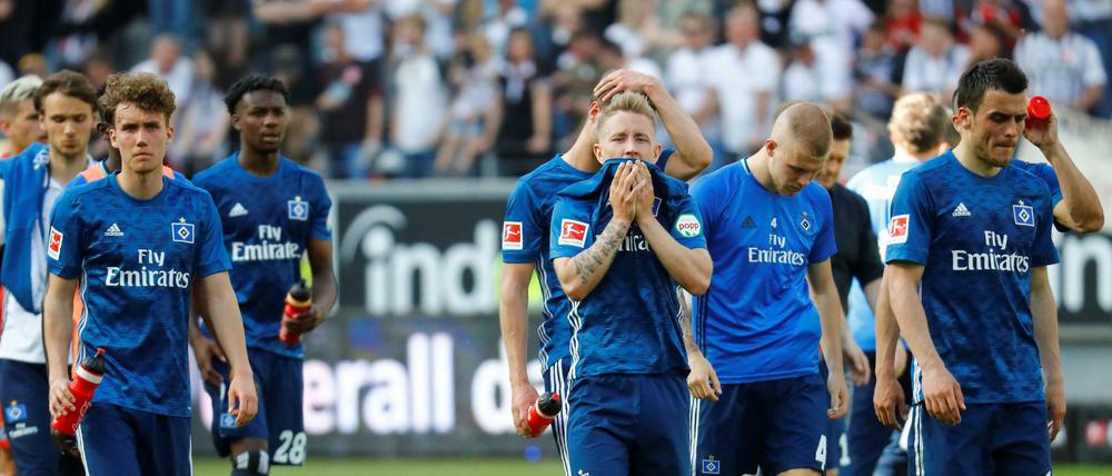 Rettet sich der HSV erneut am letzten Spieltag? Nach der Niederlage in Frankfurt sind die Hoffnungen nur noch ganz klein.