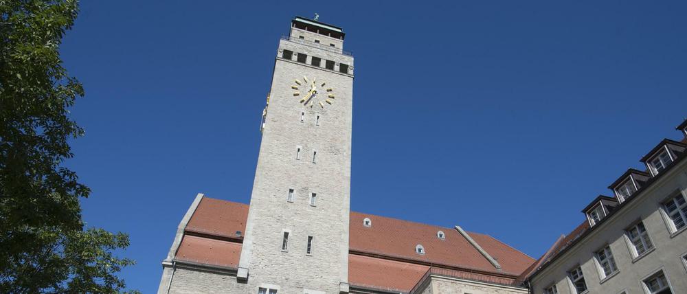 Das Rathaus Neukölln in der Karl-Marx-Straße.