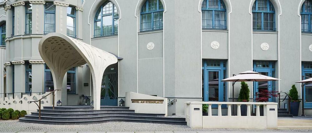 Die Außenfassade des Hotels wurde vom Jugendstilarchitekten August Endell entworfen.