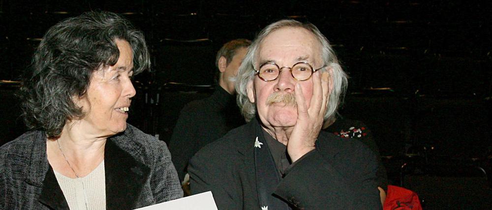 Theatergestalter. Karl-Ernst Hermann zusammen mit Autorin Ruth Walz bei einer Buchvorstellung in Berlin.
