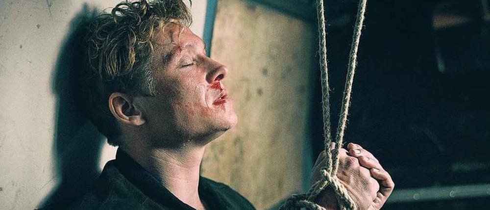 Fesselnder Einstieg. Lukas Franke (Matthias Schweighöfer) ist auch bei „You Are Wanted 2“ sofort unter Druck.