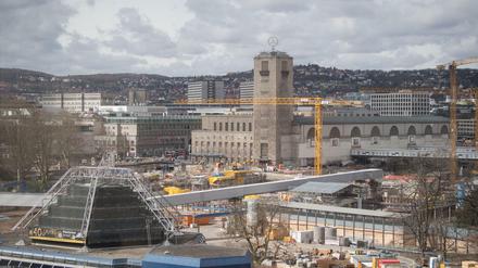 Die Bahn will nun vor Gericht erreichen, das Land Baden-Württemberg, Stadt, Region und Flughafen Stuttgart die Mehrkosten für Stuttgart 21 mitfinanzieren.