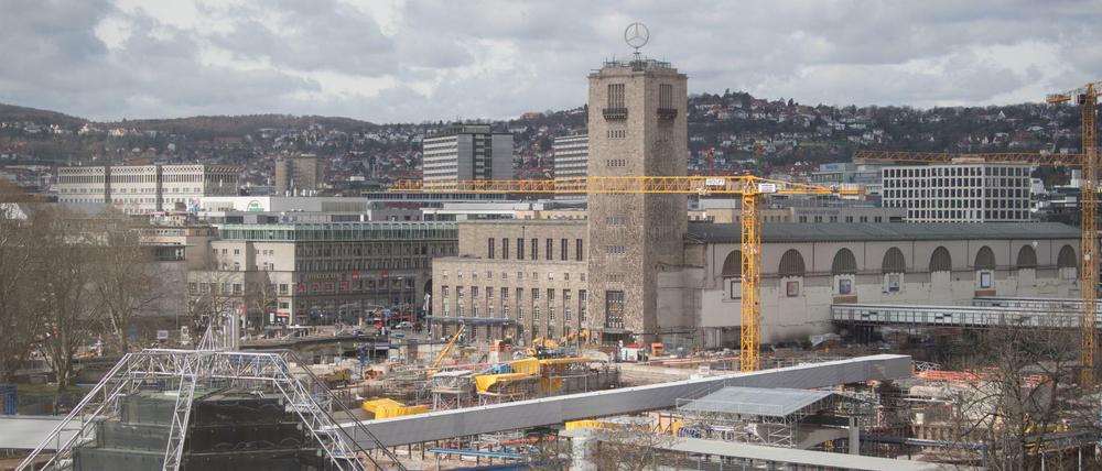 Die Bahn will nun vor Gericht erreichen, das Land Baden-Württemberg, Stadt, Region und Flughafen Stuttgart die Mehrkosten für Stuttgart 21 mitfinanzieren.