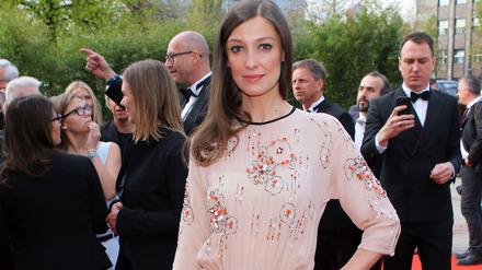 Alexandra Maria Lara, 39, ist ab dem 18. Mai in der zweiten Staffel von "You are wanted" auf Amazon zu sehen.