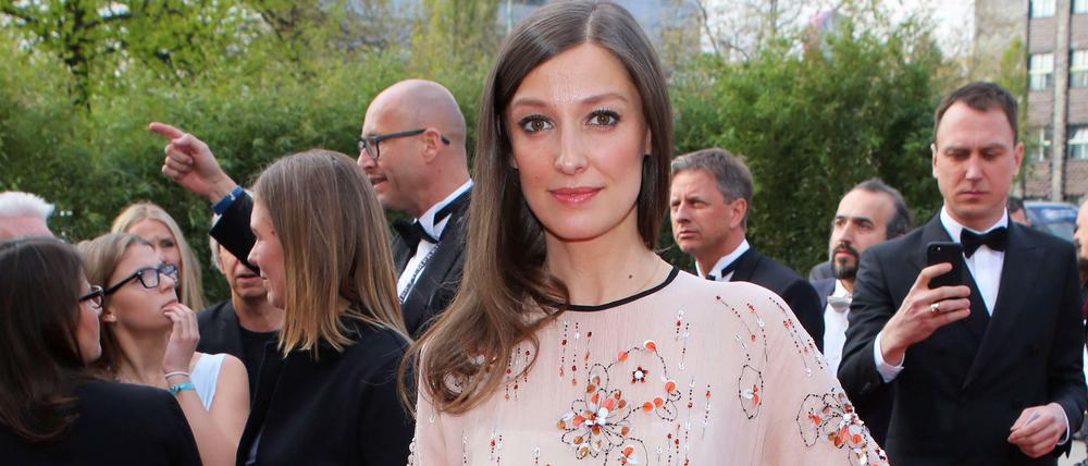 Alexandra Maria Lara, 39, ist ab dem 18. Mai in der zweiten Staffel von "You are wanted" auf Amazon zu sehen.