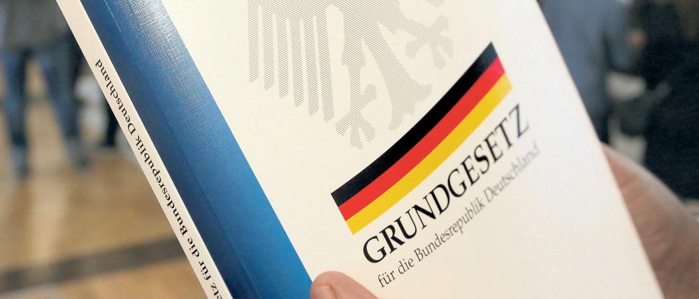 Das Grundgesetz wird ,mal wieder geändert. 