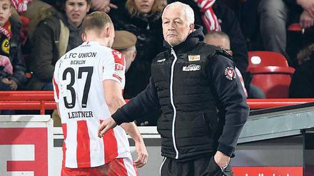 Abschiednehmen. Neben Trainer André Hofschneider (rechts) verlässt auch Toni Leistner den Verein. 