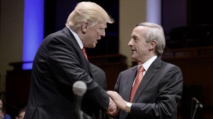 Ein Herz und eine Seele: Donald Trump und Robert Jeffress