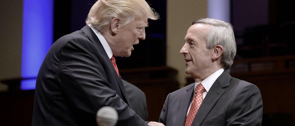 Ein Herz und eine Seele: Donald Trump und Robert Jeffress