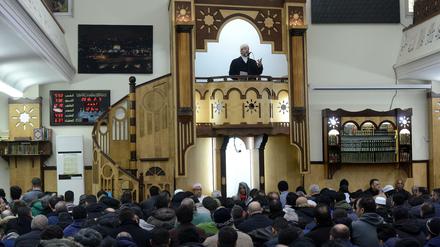 Ein Blick in die Neuköllner Begegnungsstätte, eine Moschee in der Berliner Flughafenstraße.