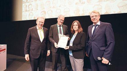 Die Informatikerin Shafi Goldwasser wurde von Sebastian Turner (Tagesspiegel), Christoph Meinel (Hasso-Plattner-Institut), Michael Waidner (Fraunhofer SIT) und Christof Schütte (Zuse-Insitut Berlin) feierlich in die „Hall of Fame of the Digital Age“ aufgenommen. 