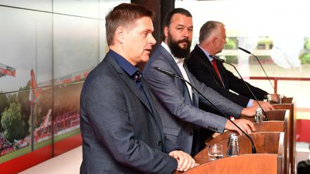 Vorstellung des neuen Geschäftsführers Profifußball, v. l. Oliver Ruhnert, Stadion- und Pressesprecher Christian Arbeit, Präsident Dirk Zingler (1. FC Union Berlin)