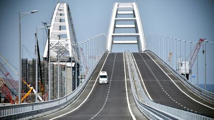 Blick auf die neue Brücke, die die Halbinsel Krim mit dem russischen Festland verbindet. 