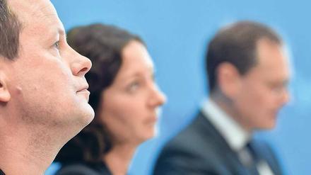 Uneinig. Kultursenator Klaus Lederer (Linke), Wirtschaftssenatorin Ramona Pop (Grüne) und der Regierende Bürgermeister Michael Müller (SPD). 