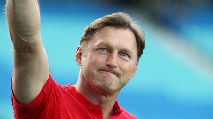 Sag beim Abschied leise Servus: Der Abgang von Ralph Hasenhüttl war weder für ihn noch für seinen Arbeitgeber RB Leipzig glorreich.