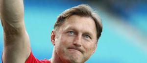 Sag beim Abschied leise Servus: Der Abgang von Ralph Hasenhüttl war weder für ihn noch für seinen Arbeitgeber RB Leipzig glorreich.
