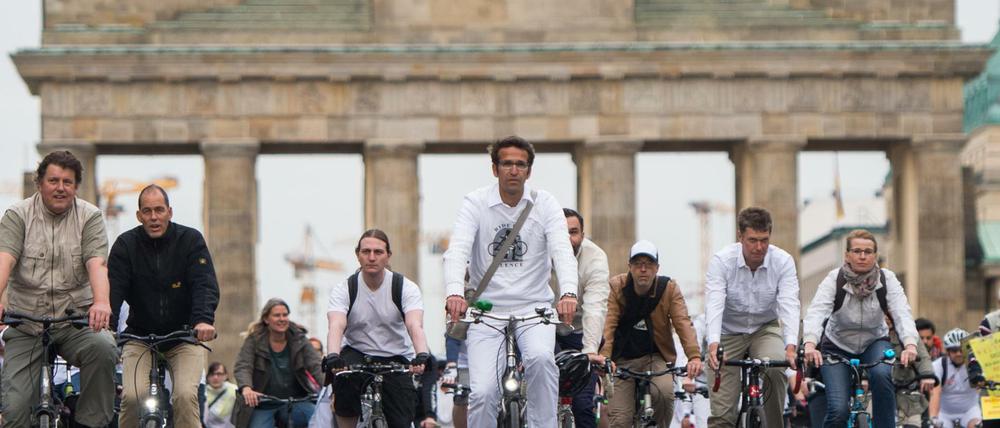 Zur ersten Teilnahme Berlins am "Ride of Silence" hatte 2015 die Initiative "Clevere Städte" aufgerufen.