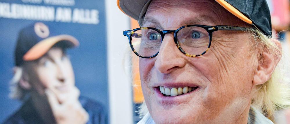 Otto Waalkes, Komiker und Schauspieler, während eines Interviews in einer Buchhandlung in Hamburg. 