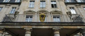 Ein bewölkter Himmel ist über dem Bundesfinanzhof (BFH) zu sehen. 