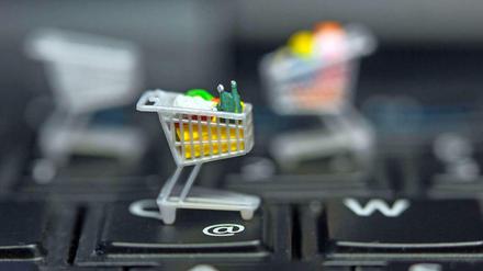 Einkaufen im Netz ist bequem. WEnn man dabei aber Geld sparen will, wird es komplizierter.
