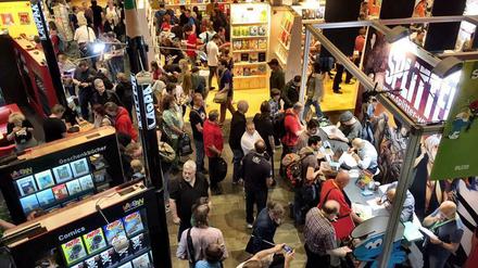 Volles Haus: So sah es beim Salon 2016 in der Heinrich-Lades-Halle aus. In diesem Jahr wird das Festival in Zeltbauten verlegt.