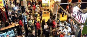 Volles Haus: So sah es beim Salon 2016 in der Heinrich-Lades-Halle aus. In diesem Jahr wird das Festival in Zeltbauten verlegt.