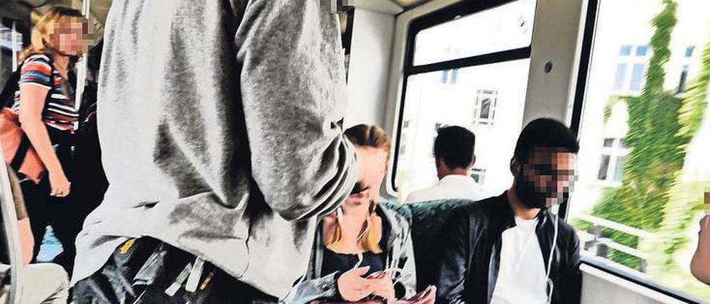 Im vorigen Jahr sind bei 14 Millionen Kontrollen der BVG und der S-Bahn zusammen rund 542.000 Fahrgäste ohne gültiges Ticket erwischt worden.