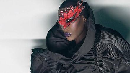 Grace Jones in der gerade auf DVD erschienenen Dokumentation „Grace Jones: Bloodlight and Bami“ von Sophie Fiennes. 