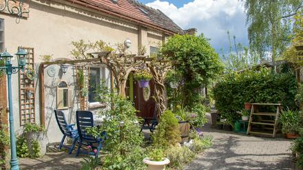 Der idyllische Außenbereich vom Café Lavendelhof in Marquardt westlich von Berlin