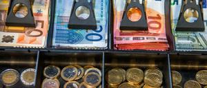 Kassenschlager. Etwa jede zweiter Einkauf in Deutschland wird noch bar bezahlt.