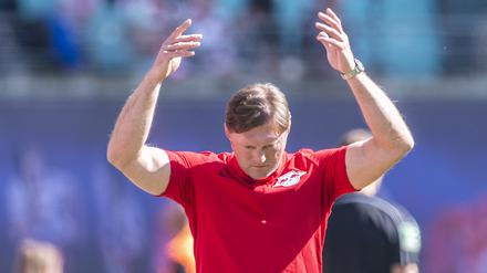 Zum Verzweifeln: Ralph Hasenhüttl hatte in dieser Saison oft Gelegenheit zum Haareraufen. Die Erwartungen der Vereinsführung konnte er offenbar nicht erfüllen. 