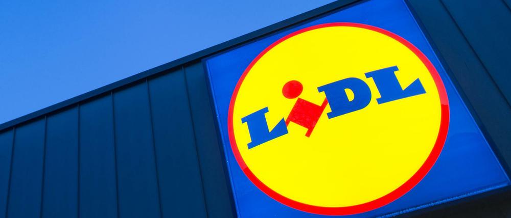 Der Lebensmittel-Discounter ruft nach einer möglichen Belastung mit Hepatitis-E-Viren eine Sorte Meeresalgen-Salat zurück.