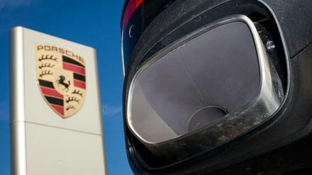 Es handelt sich laut eines Sprechers des Kraftfahrzeugbundesamtes um 53.000 Fahrzeuge des SUV Macan und 6800 Cayenne. 