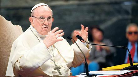 Zweifel an den Selbstheilungskräften des Marktes. Papst Franziskus fordert strengere Regulierung und harte Sanktionen bei Verstößen. 