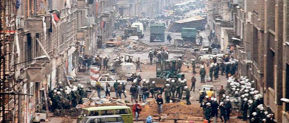 Chaostage. Räumung der Mainzer Straße im November 1990.