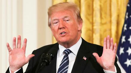 Seit einigen Tagen legt Trump nahe, Obamas Regierung habe eine Quelle in seinem Wahlkampfteam platziert. Belege blieb er bislang schuldig.