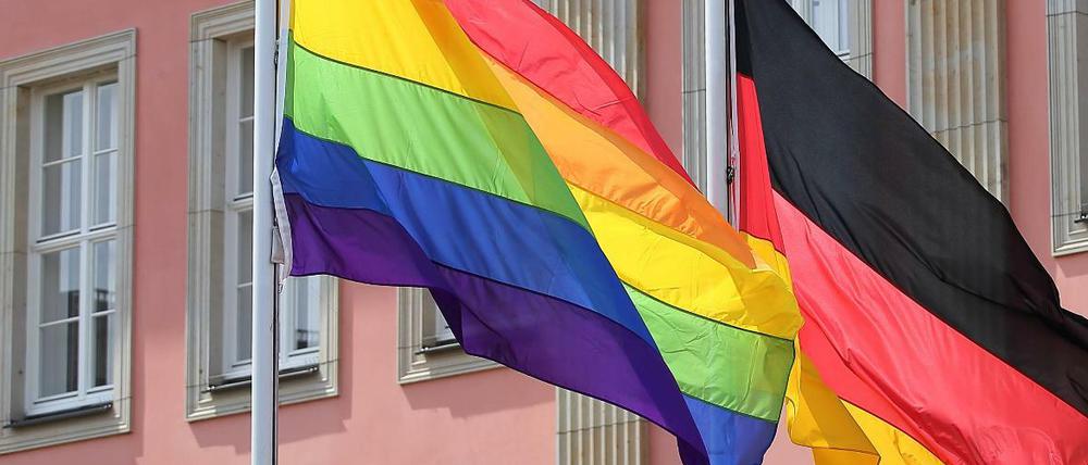 Die Bundesrepublik hat sich mit der Entschädigung der Opfer des Paragrafen 175 lange Zeit gelassen.