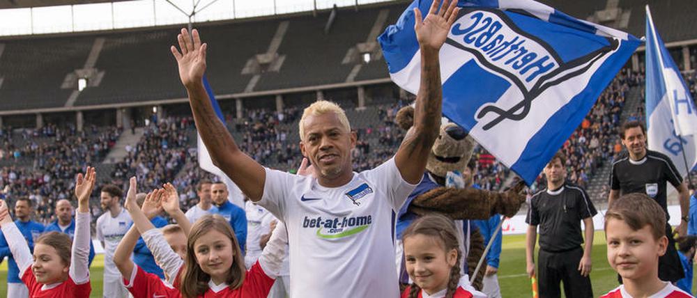 Muss der Hertha-Liebling (hier bei seinem Abschiedsspiel im Olympiastadion) in seiner Heimat Brasilien wirklich in den Knast?