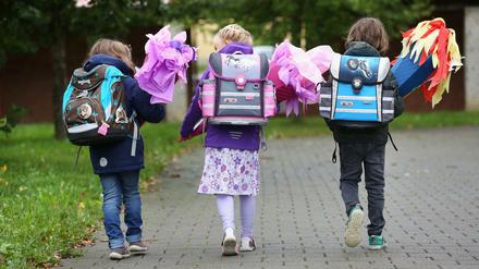 "Kurze Beine, kurze Wege", lautet die Regel für Schulanfänger. Wenn Schulraum fehlt, werden die Wege länger.
