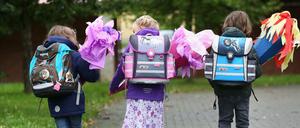 "Kurze Beine, kurze Wege", lautet die Regel für Schulanfänger. Wenn Schulraum fehlt, werden die Wege länger.