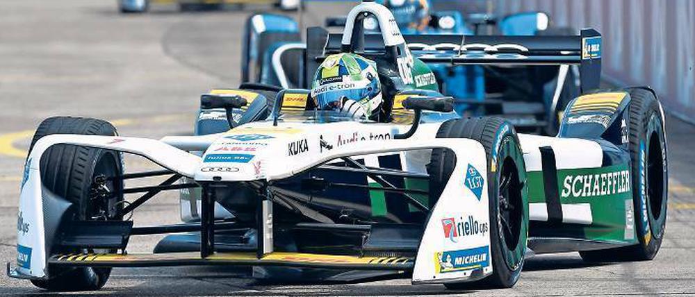 Bis zu 225 km/h schnell sind die Elektro-Boliden, die am Sonnabend beim Berliner Formel-E-Rennen zum Einsatz kamen.